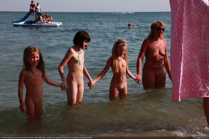 Neptune Day - Summer Nudist Carnival Photo by Purenudism Neptune Day - Summer Nudist Carnival Photo by Purenudism